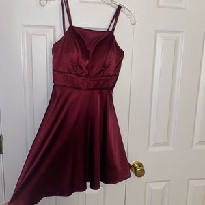 My Michelle burgundy dress size 3